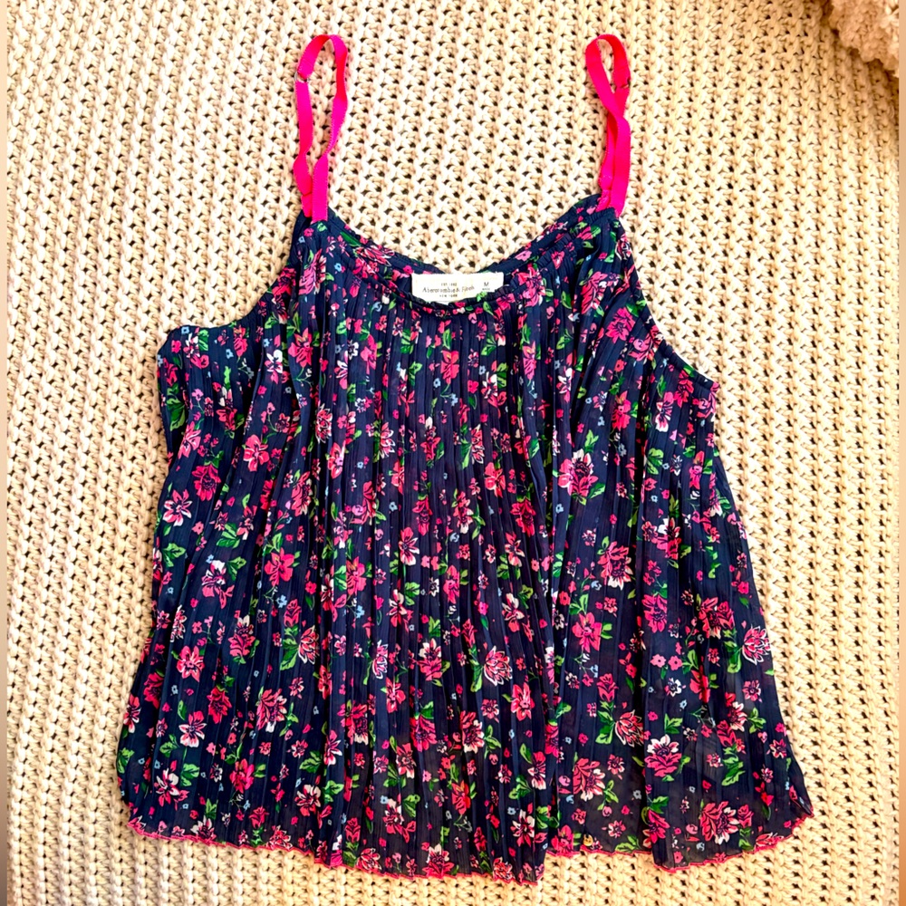 Abercrombie & Fitch Floral Pleated Tank Top